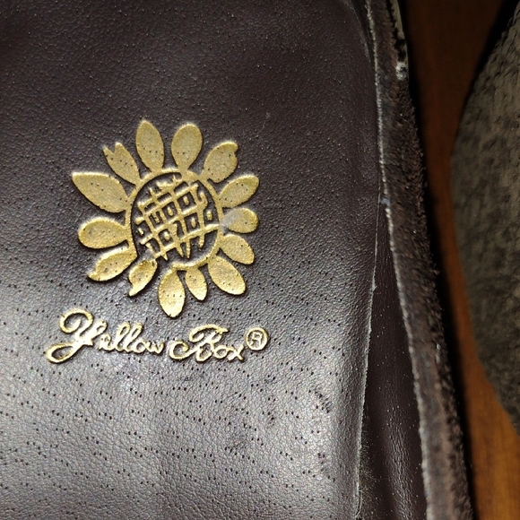 Women's Yellow Box Brown Suede Clogs - Picture 4 of 5